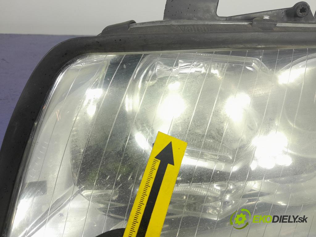 Audi A4 2004 světlo Levý: 8E0941003F