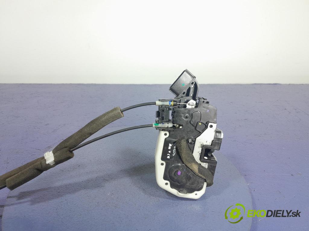 Nissan Micra 2017 zámek dveře před Levý: