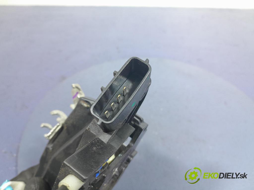 Nissan Micra 2017 zámek dveře před Levý: