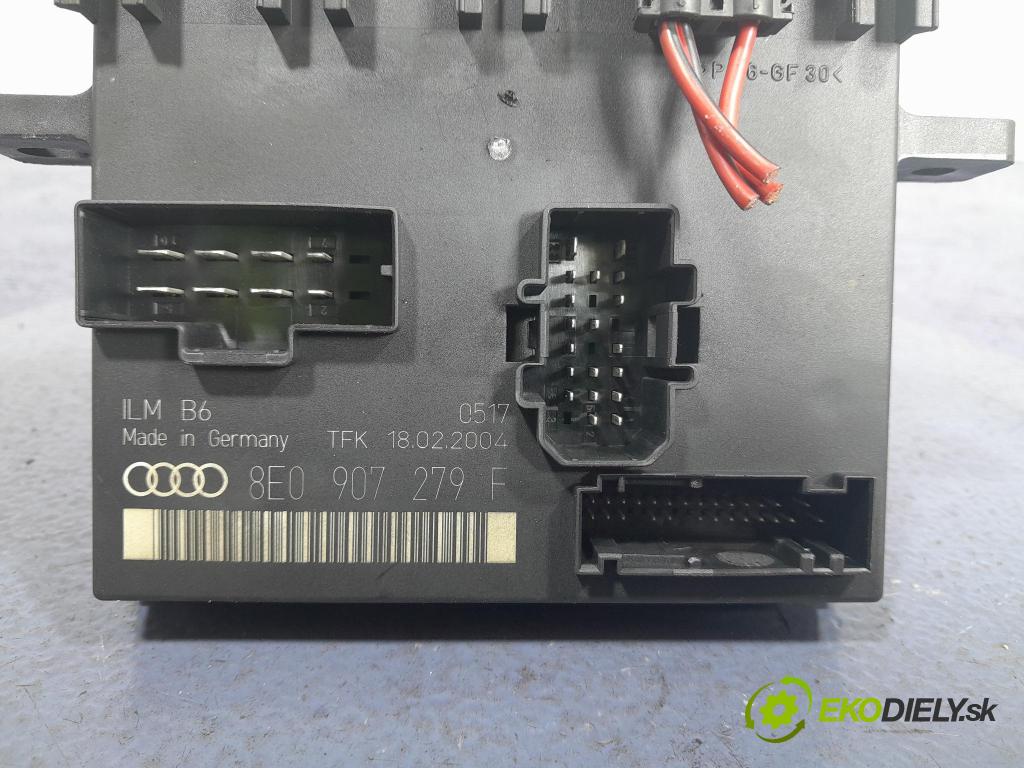 Audi A4 2004 řídící jednotka Světel: 8E0907279F