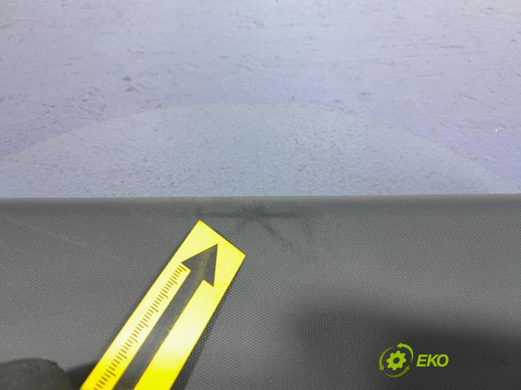 Mercedes A-klasa 2019 kryt slnečná clona A1778106100