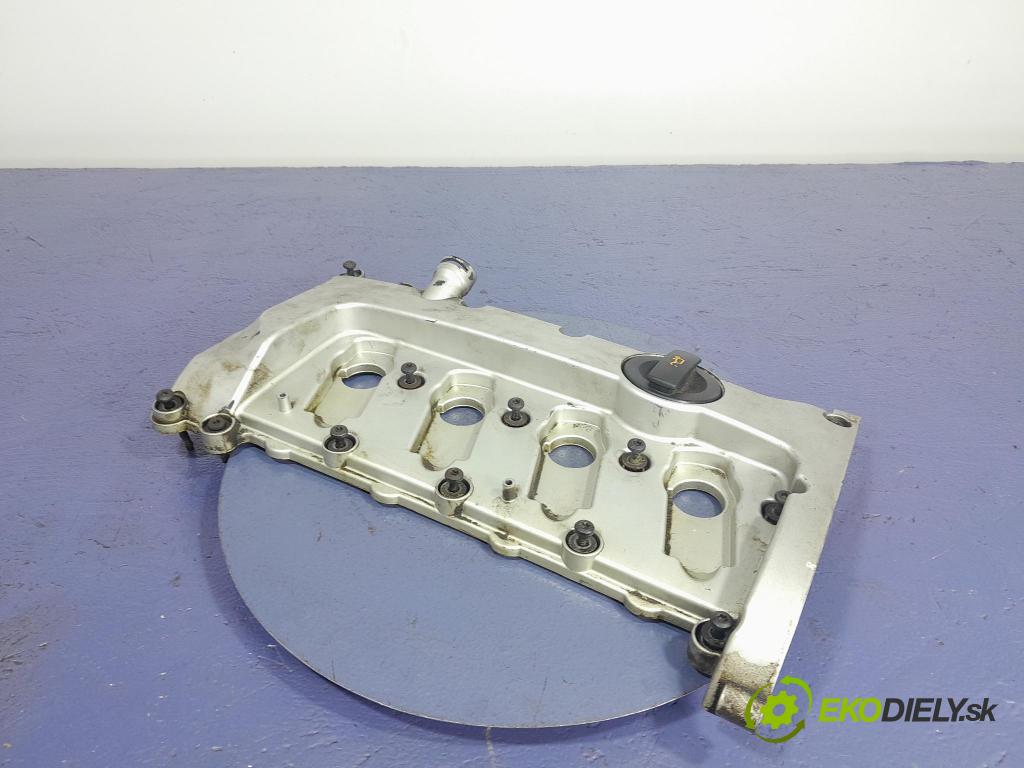 Audi A4 2004 kryt Ventily 06B103475AJ