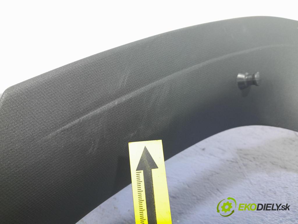 Mercedes A-klasa 2019 kryt Plast: Interiéry: A1777400600