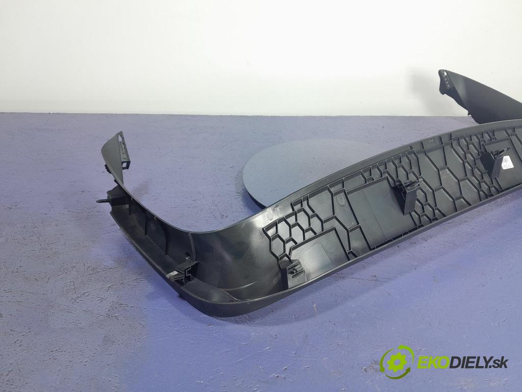 Mercedes A-klasa 2019 kryt Plast: Interiéry: A1777400600