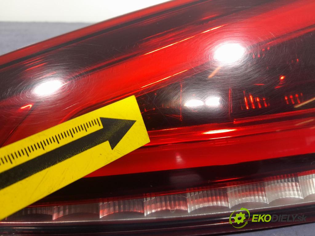 Mercedes A-klasa 2019 světlo Zad: Práva: Uvnitř A1779061800