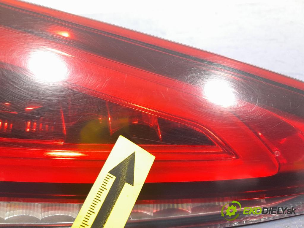 Mercedes A-klasa 2019 světlo Zad: levá Uvnitř A1779061700