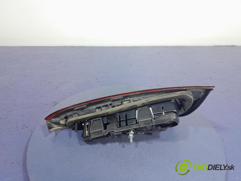 Mercedes A-klasa 2019 světlo Zad: levá Uvnitř A1779061700