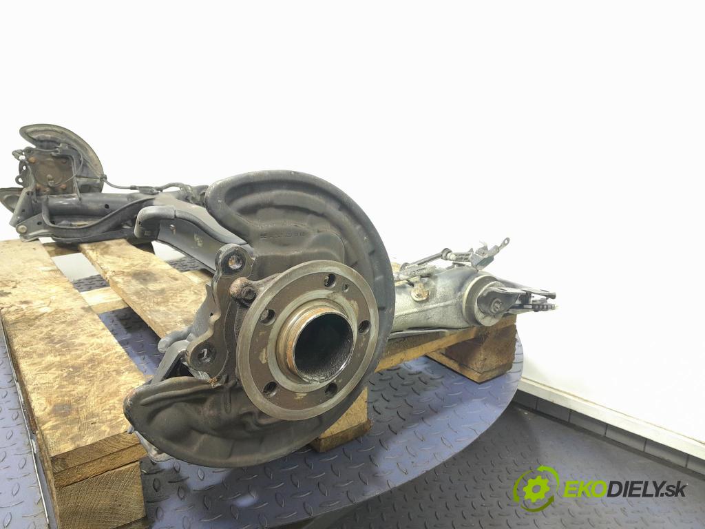 Mercedes A-klasa 2019 výztuha Pozastavenia: Zad: 17758413000