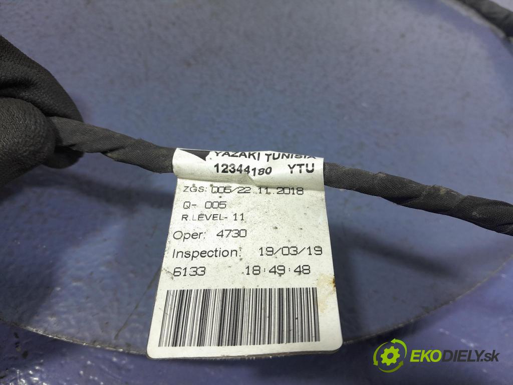 Mercedes A-klasa 2019 instalace Elektrický: A1775404810