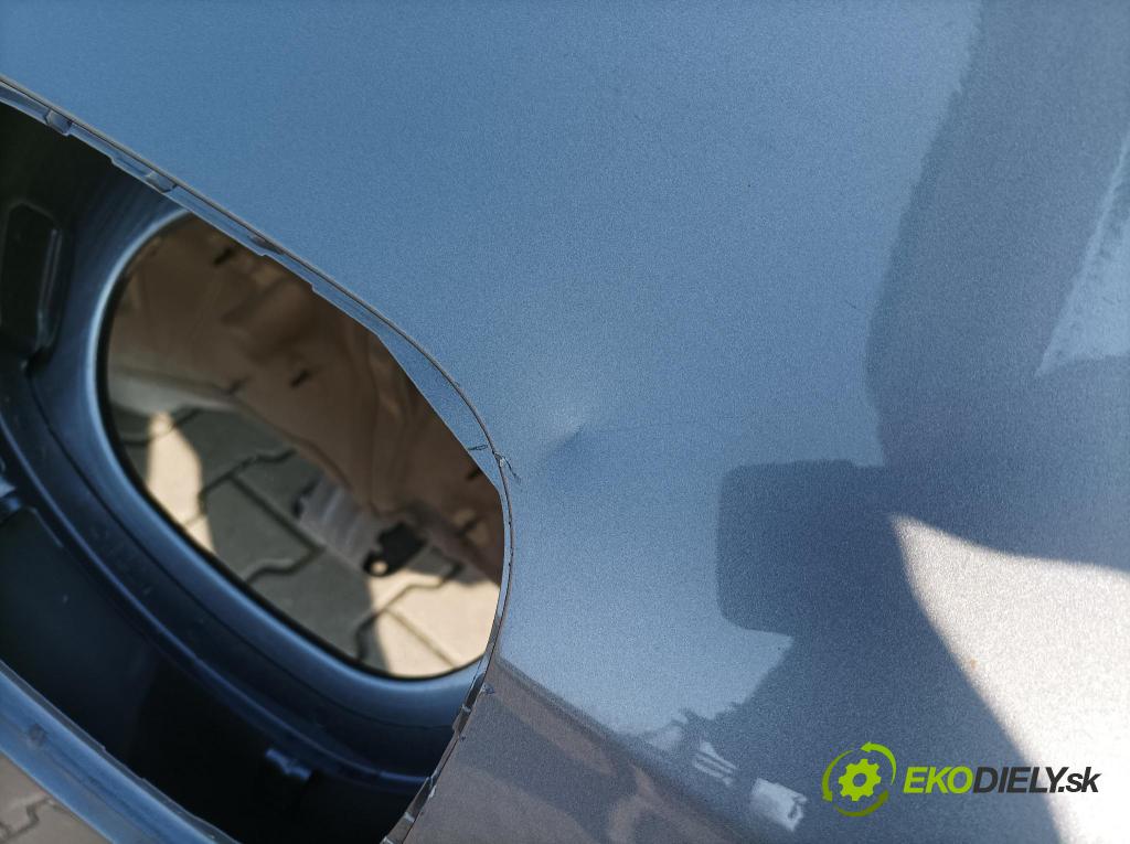 Mercedes A-klasa 2019 blatník zad Vľavo: