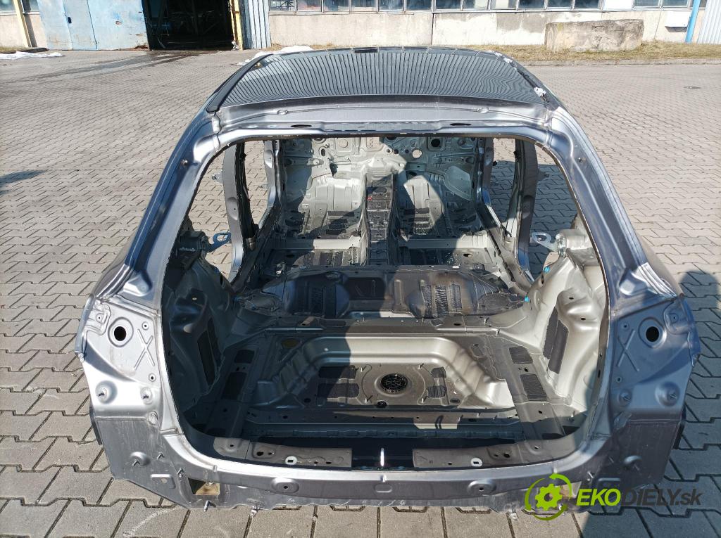 Mercedes A-klasa 2019 blatnik Zad: v pravo: 