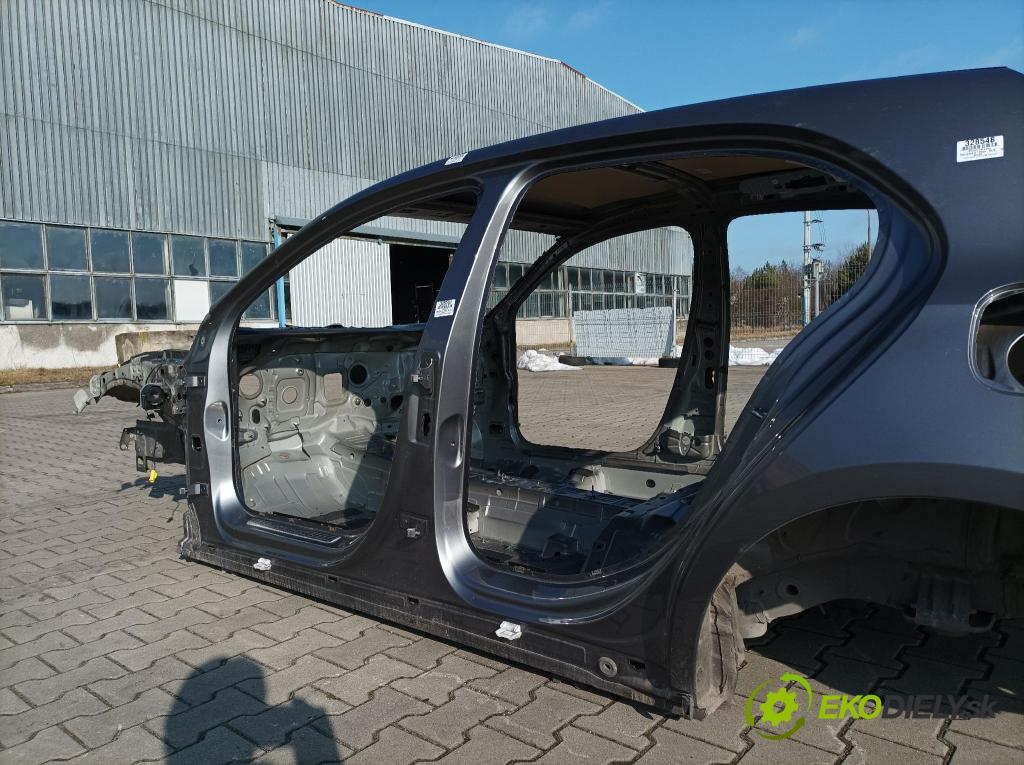 Mercedes A-klasa 2019 práh Levý: 