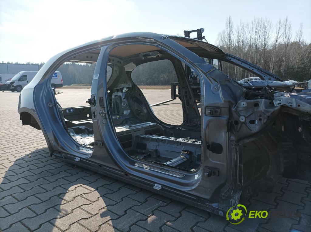 Mercedes A-klasa 2019 práh v pravo: 