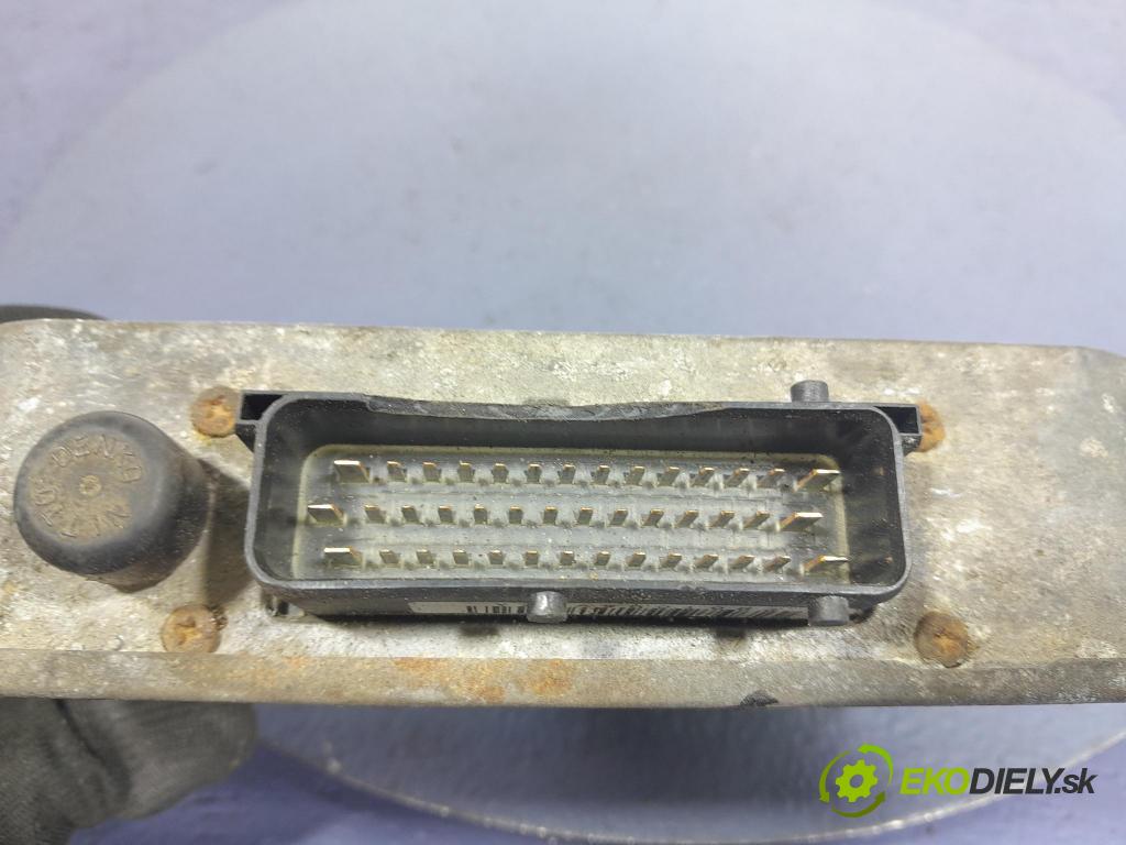 Renault Laguna 2005 řídící jednotka 8200390297
