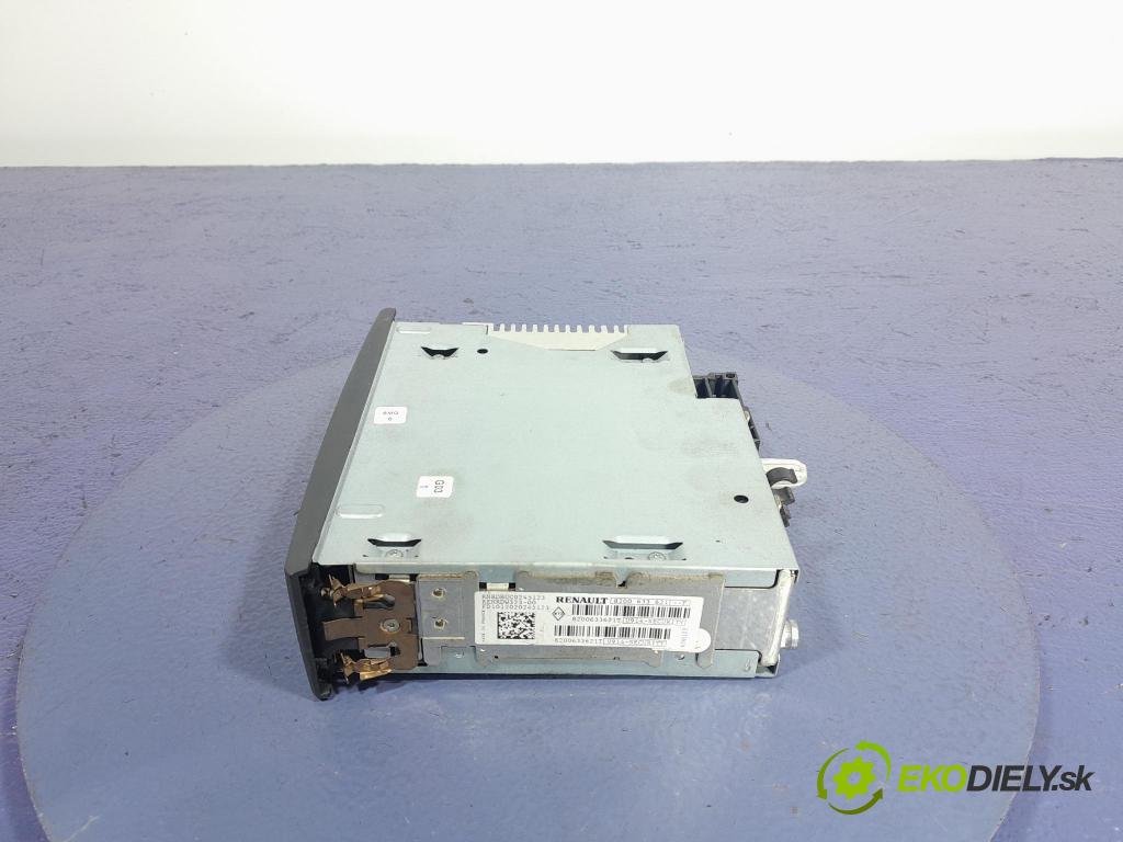 Renault Clio 2012 Radio I Navigace: 8200633621