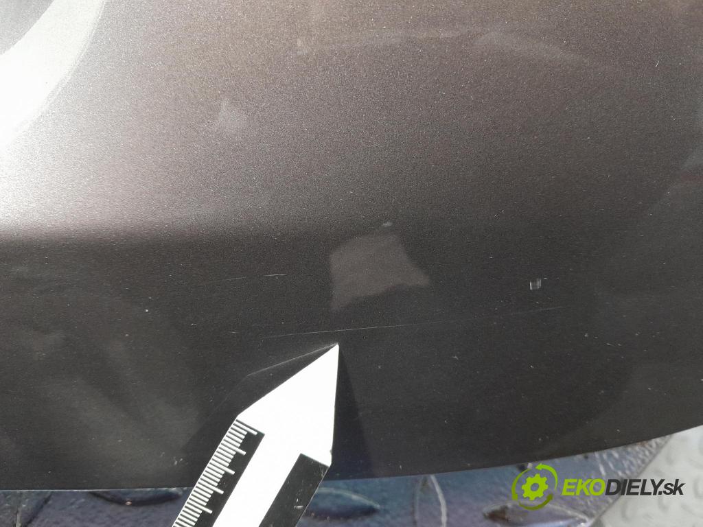 Mercedes A-klasa 2019 zadní dveře kufra: kufr