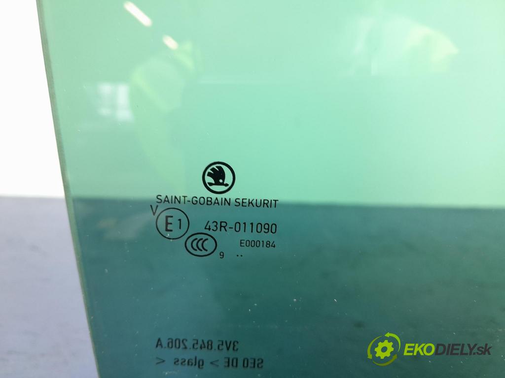 Skoda Superb 2019 sklo dveře Zad: Práva: 3V5845206A