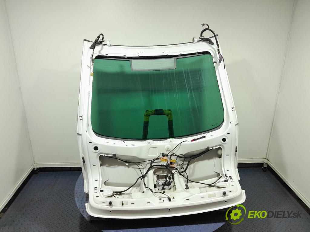 Skoda Superb 2019 zadna dveře kufra: kufra: 