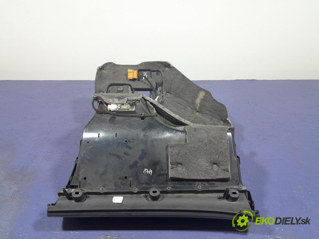 Audi A4 2004 kastlík 8E1857035C
