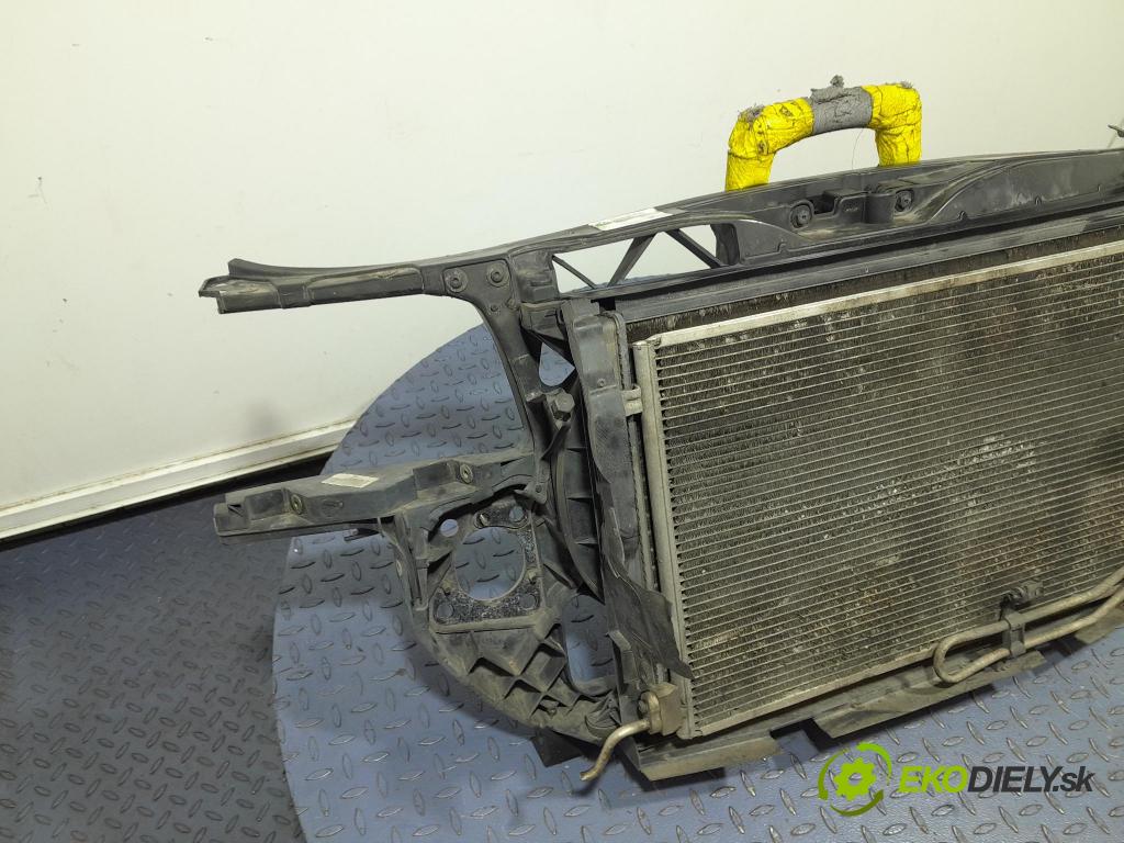 Audi A4 2004 výstuha Predné: / pas predný 8E0805594B