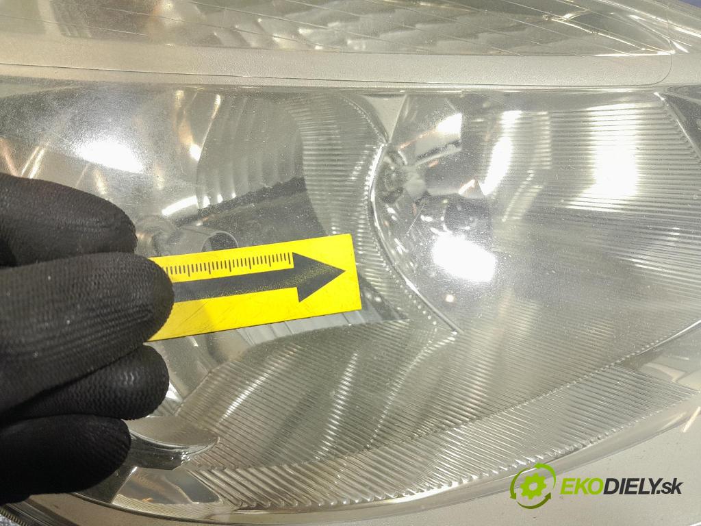 Renault Clio 2005 Reflektor: v pravo: 8200459823