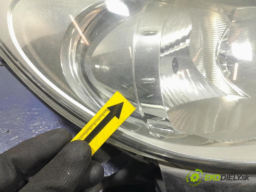 Renault Clio 2005 Reflektor: v pravo: 8200459823