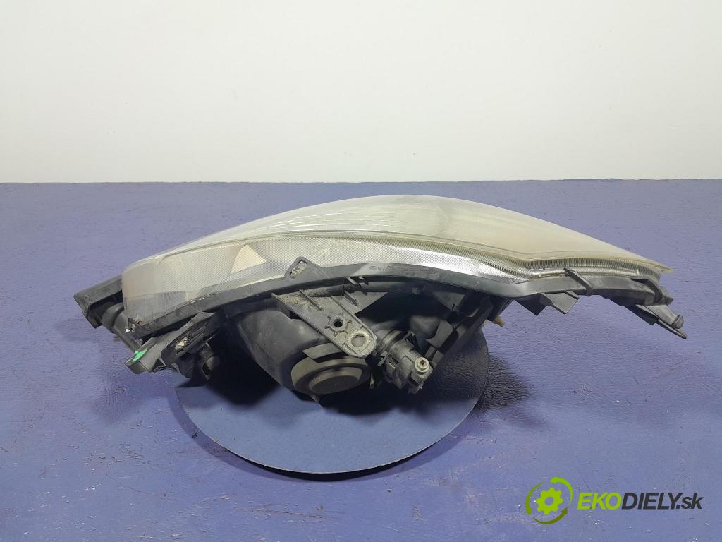 Renault Clio 2005 Reflektor: v pravo: 8200459823