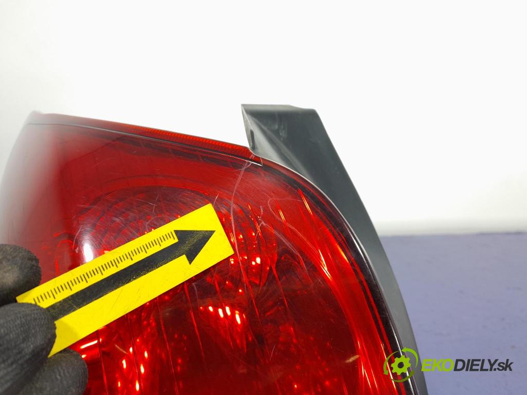 Toyota Avensis 2003 světlo Zad: levá Mimo: