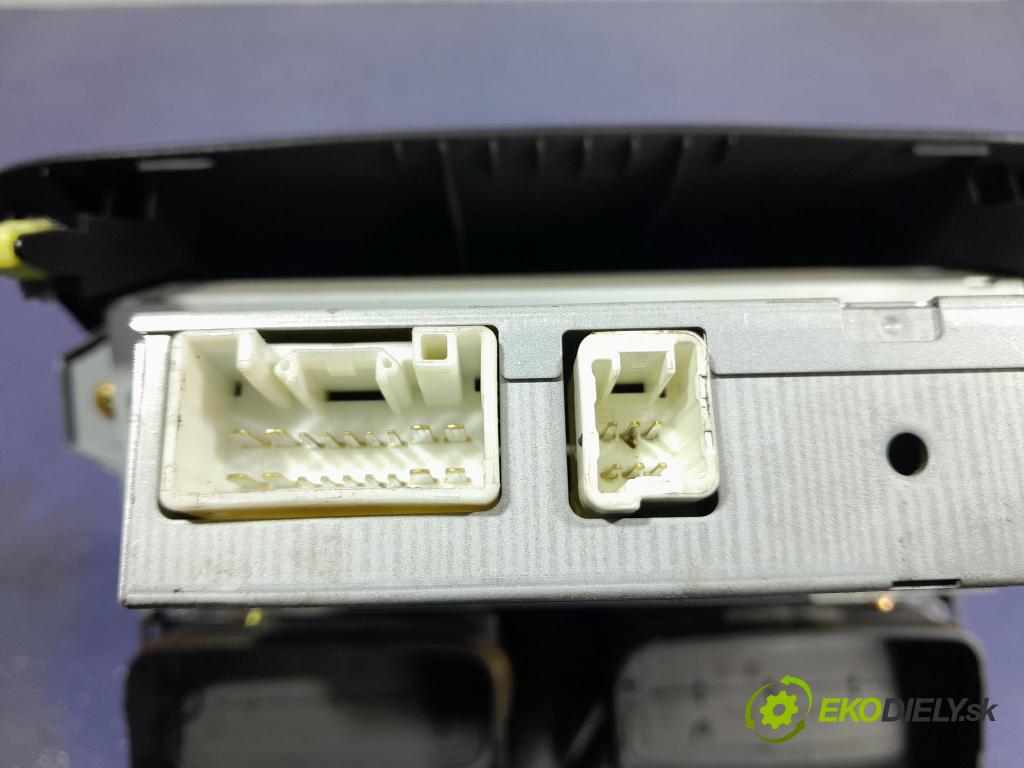 Toyota Avensis 2003 displej Radio / GPS 86110-05020