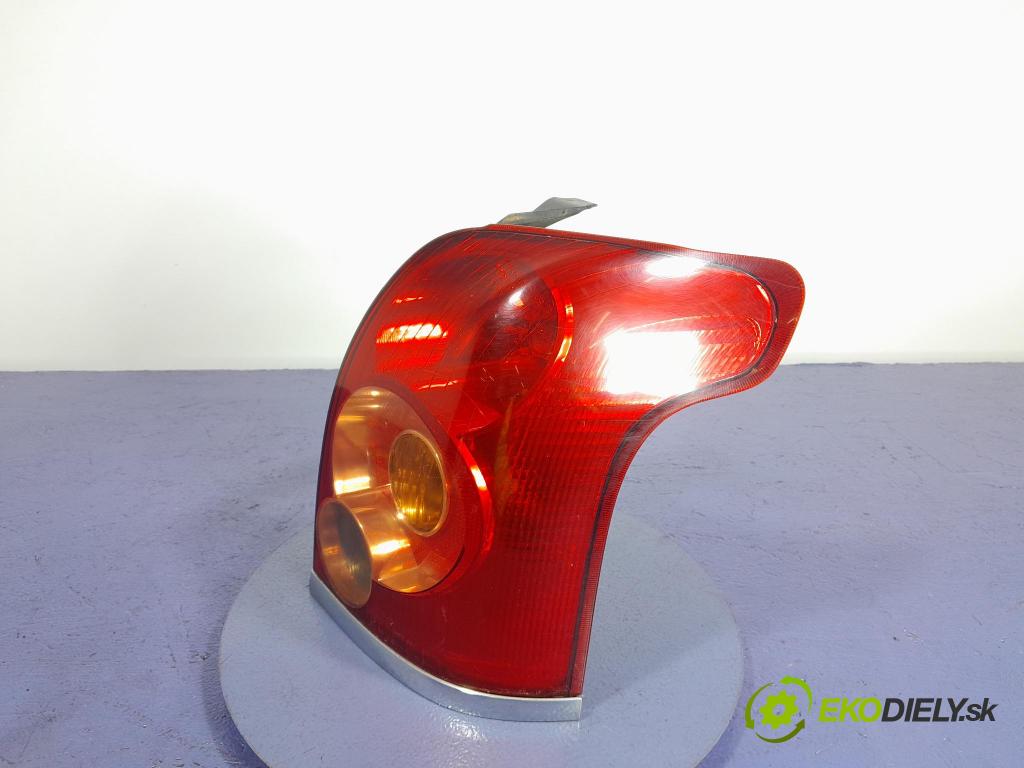 Toyota Avensis 2003 svetlo / reflektor zad Prava: Vonkajsia: 05-50
