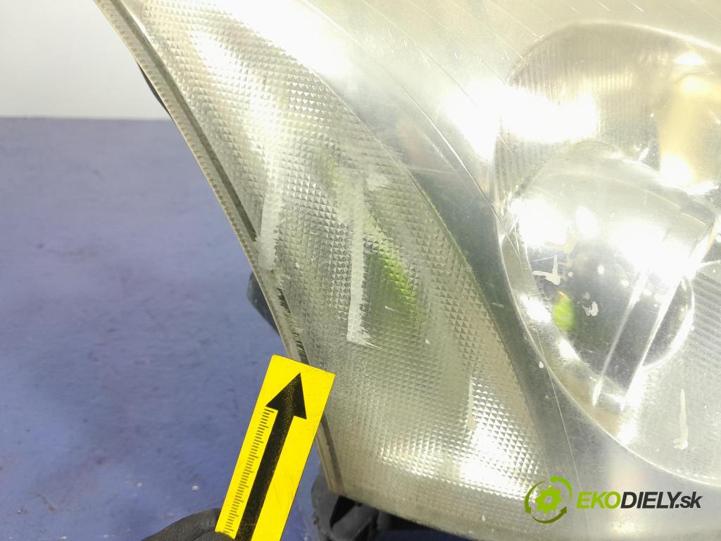 Toyota Avensis 2003 Reflektor: v pravo: 05-44