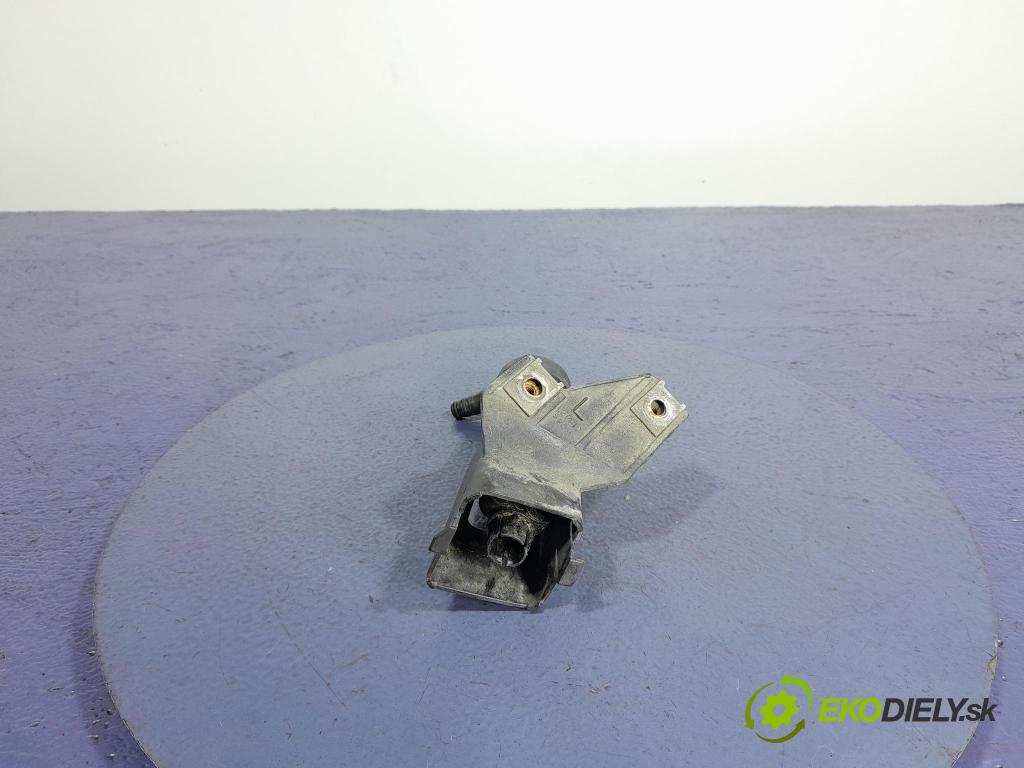 Toyota Avensis 2003 ostřikovač 21442