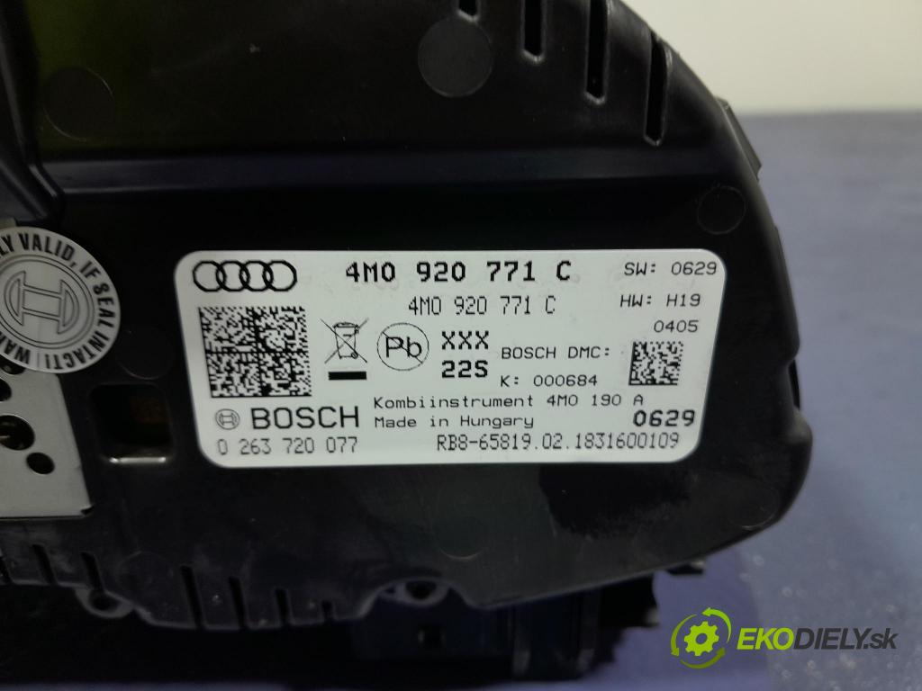 Audi Q7 2018 Přístrojová deska 4M0920771C