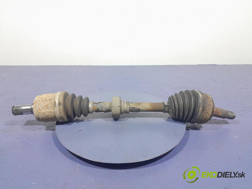 Honda Accord 2010 poloos levá před