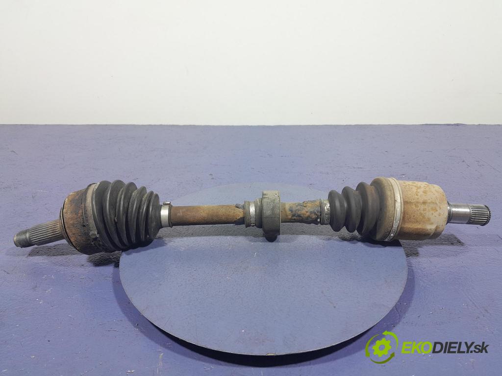 Honda Accord 2010 poloos levá před