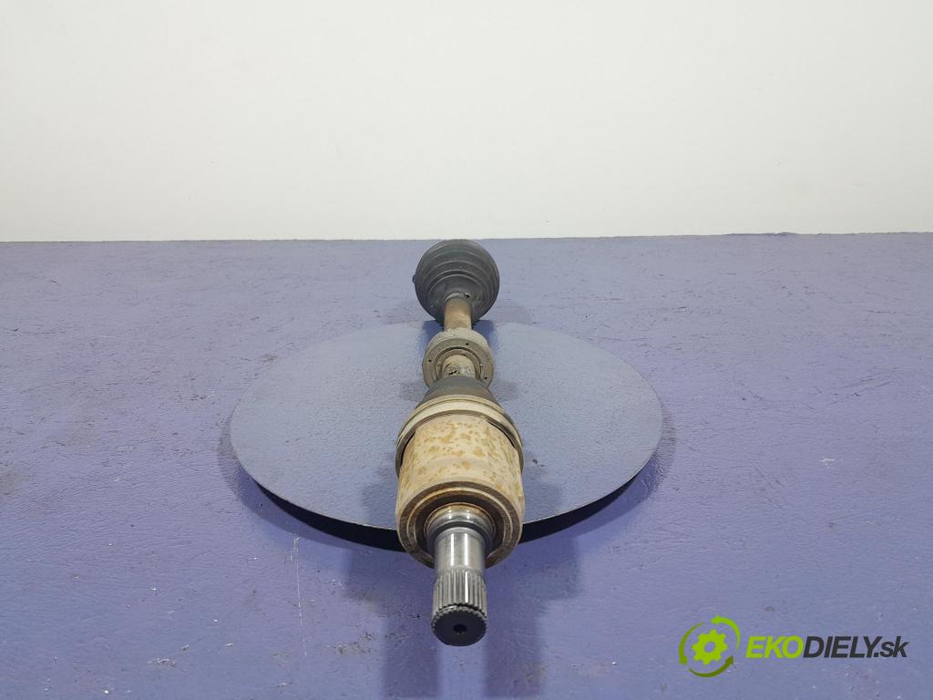 Honda Accord 2010 poloos levá před 