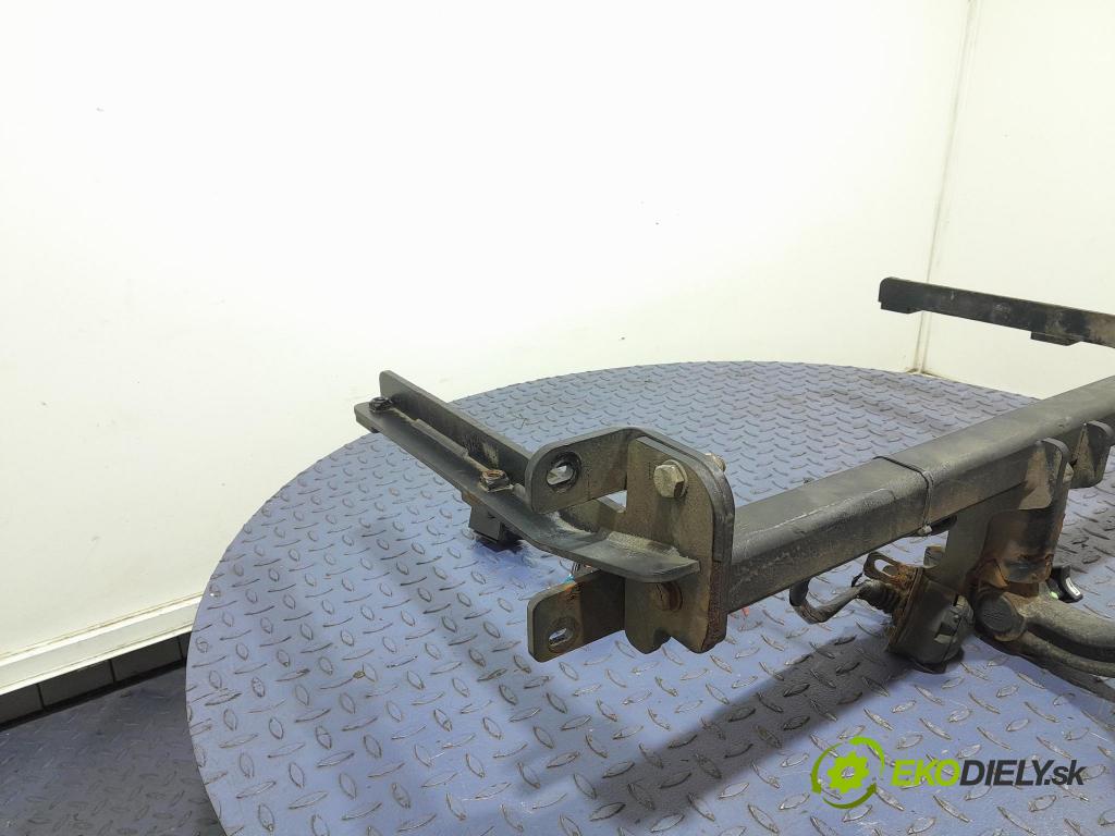 Honda Accord 2010 oko Do Přívěsy