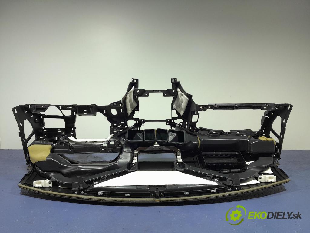 Honda Accord 2010 kokpit,pristrojová doska