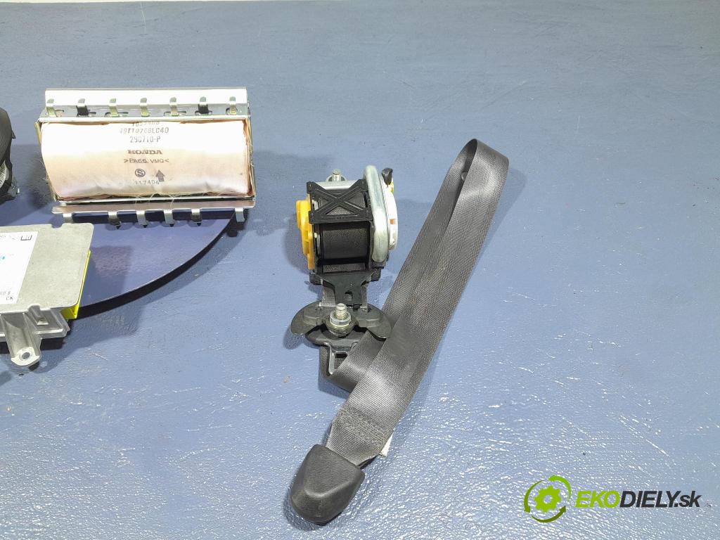 Honda Accord 2010 kokpit,pristrojová doska