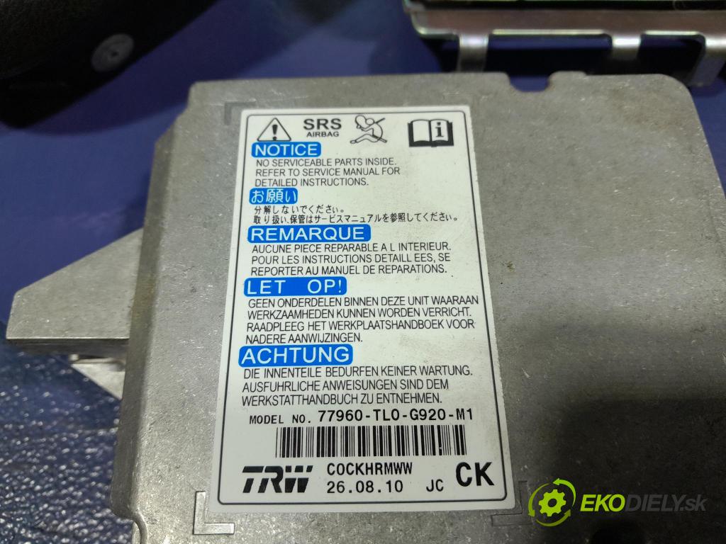 Honda Accord 2010 kokpit,pristrojová doska