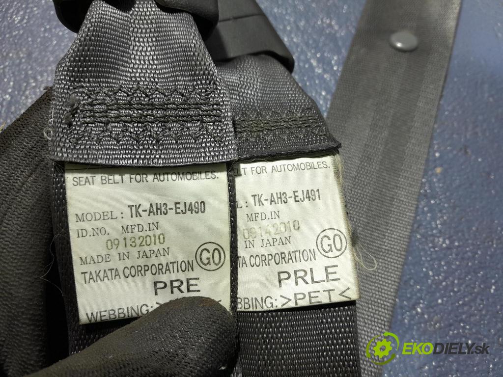 Honda Accord 2010 kokpit,pristrojová doska 