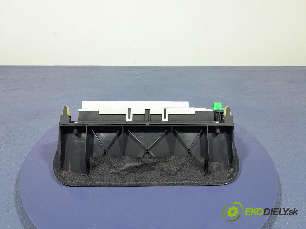 Honda Accord 2010 displej Radio / GPS D099T