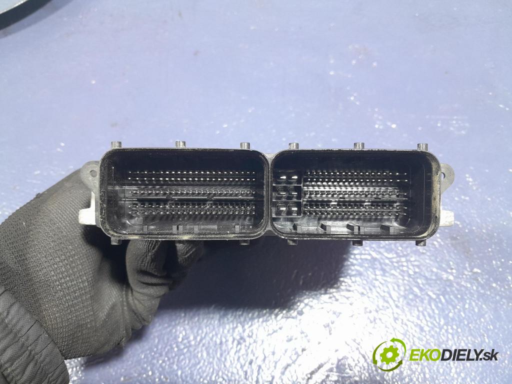 Skoda Superb 2019 řídící jednotka Motor: 04L907309P