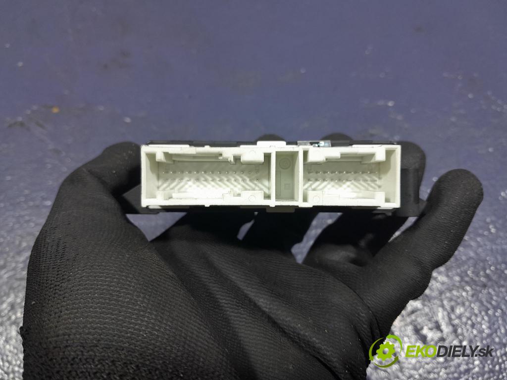 Skoda Superb 2019 snímač / řídící jednotka PDC 5QA919294G