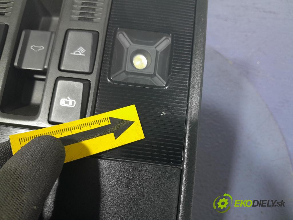 Skoda Superb 2019 Lampy Uvnitř 3V0868487