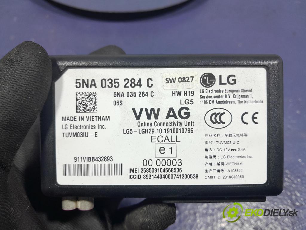 Skoda Superb 2019 řídící jednotka 5NA035284C