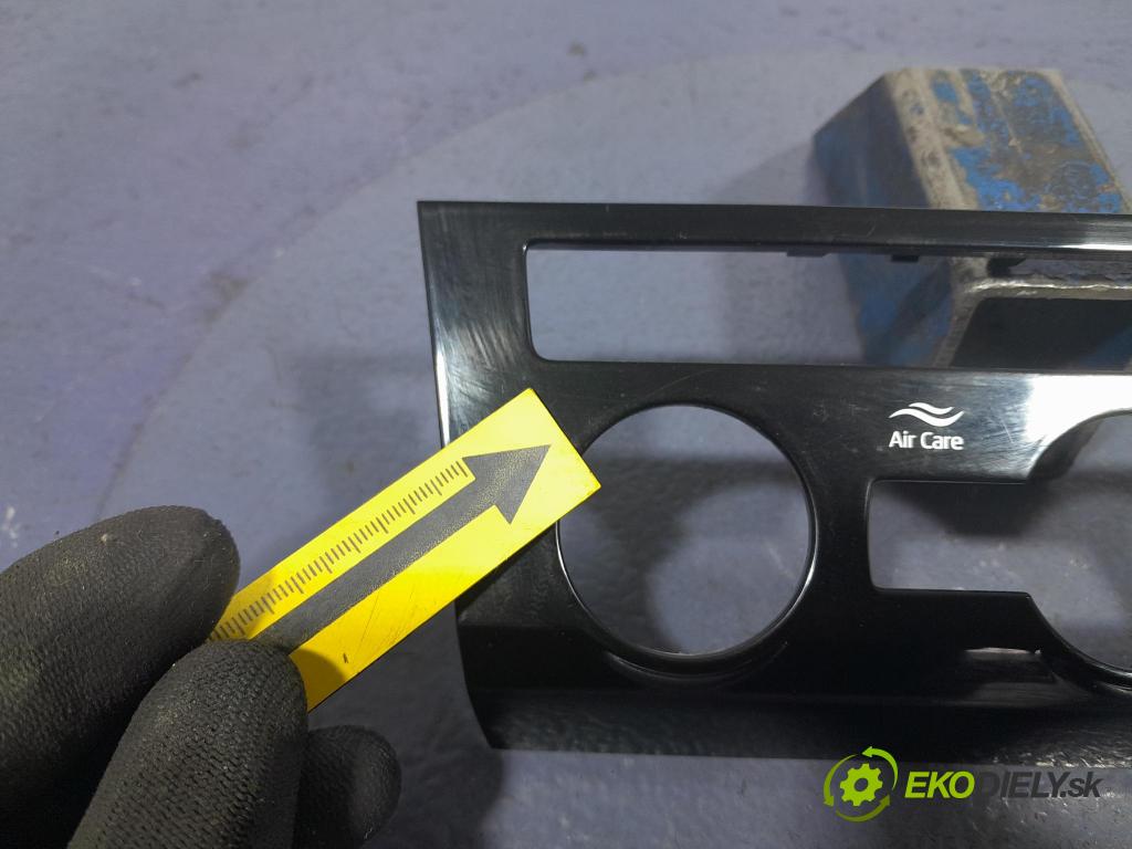 Skoda Superb 2019 lišta Dekoratívní: Uvnitř 3V0820075B