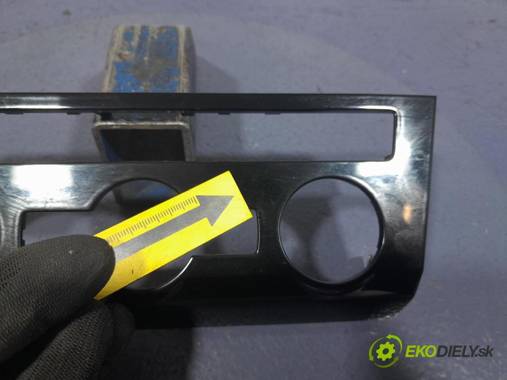 Skoda Superb 2019 lišta Dekoratívní: Uvnitř 3V0820075B