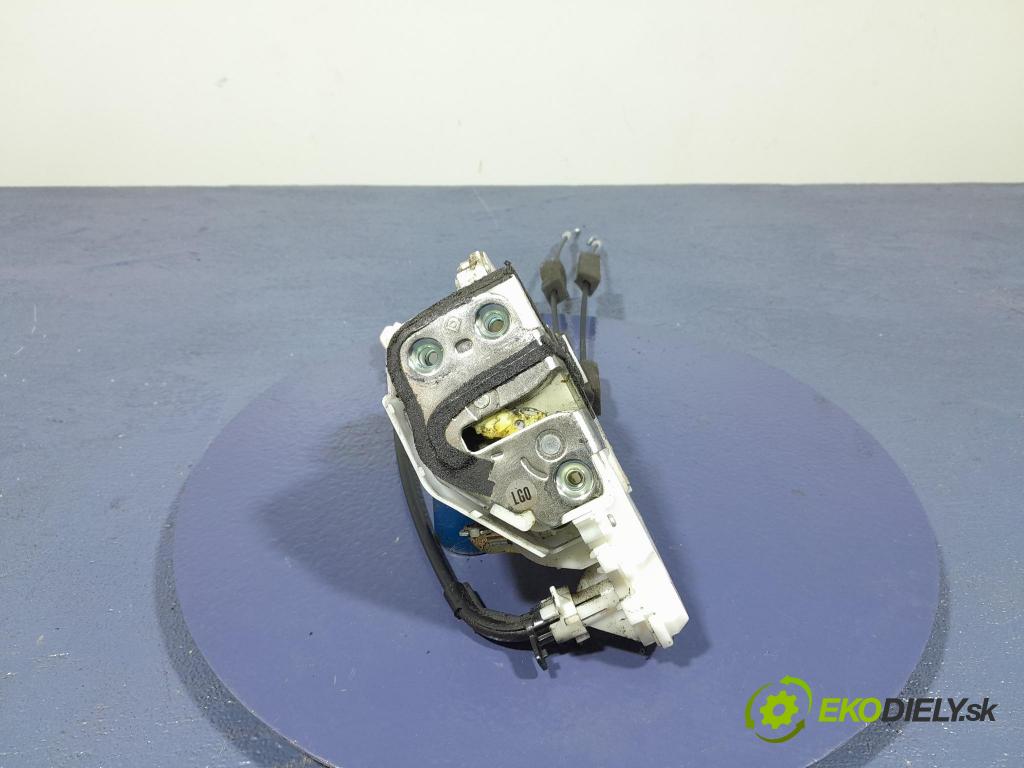 Honda Accord 2010 zámek dveře před Levý: