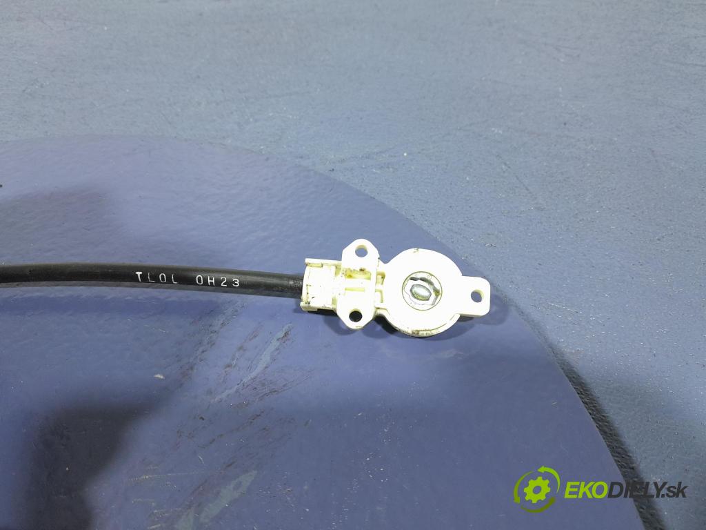 Honda Accord 2010 zámek dveře před Levý: